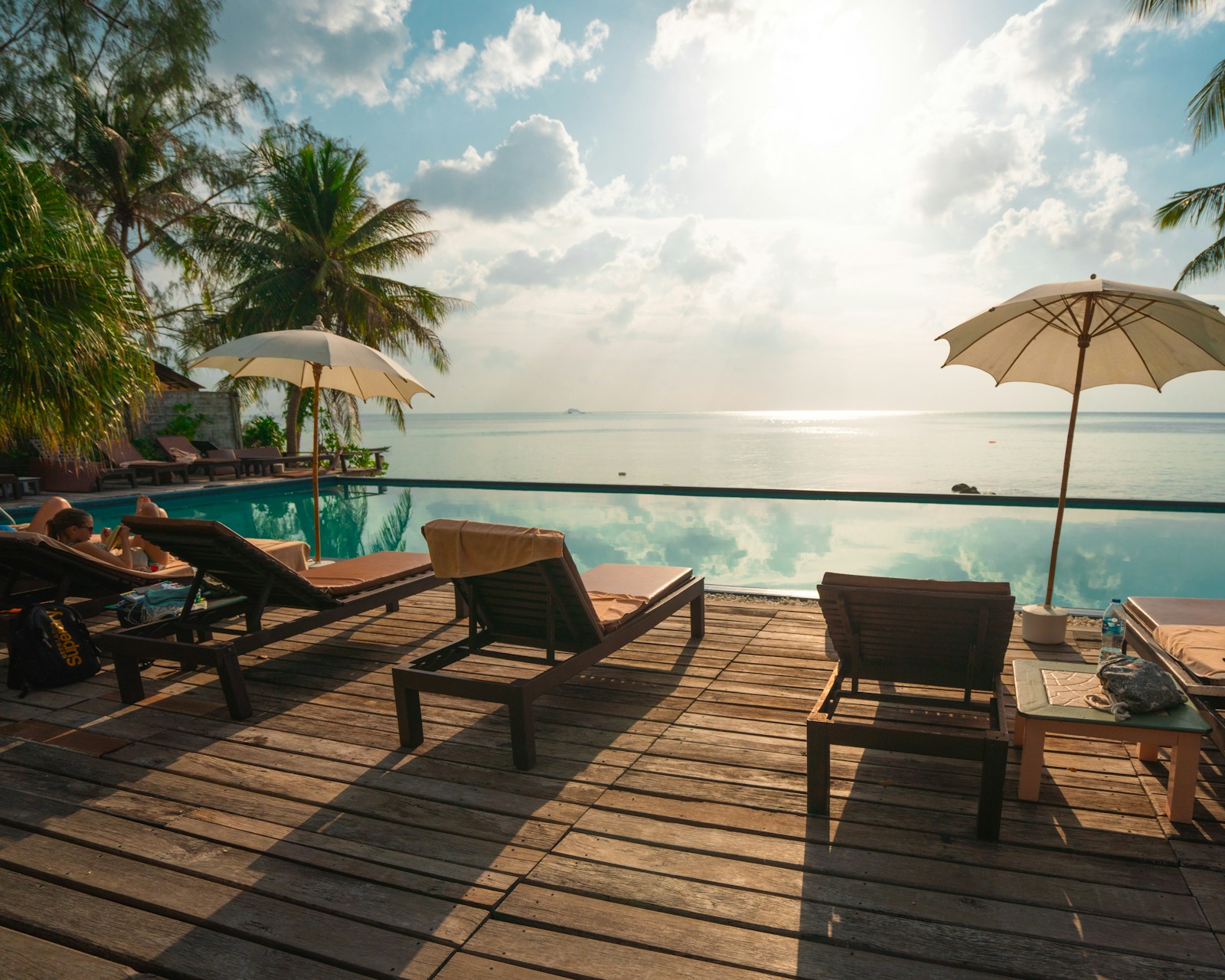 Vue luxueuse d'une plage caraïbe aux eaux turquoise — l'horizon Heurizon et les voyages en Barbade.